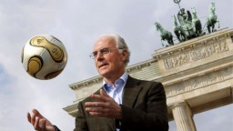 Легенда немецкого футбола Франц Беккенбауэр скончался в возрасте 78 лет
