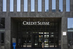 Швейцарский банк Credit Suisse раздаст своим аналитикам и консультантам по 20 тысяч долларов