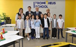 Токаев посетил школу Prometheus School в Алматы
