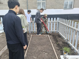 ​&laquo;Таза Қазақстан&raquo; в действии: школьники Бурабая вырастили и посадили 280 сосен