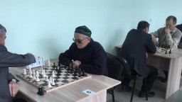 В Кокшетау начался областной турнир по шахматам и шашкам среди ветеранов труда