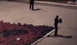 Акмолинские полицейские задержали мужчину, который в центре г.Кокшетау срывал цветы