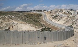 В Израиле построят стену на границе с Палестиной