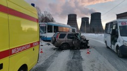 Иномарка и автобус столкнулись в Кокшетау: есть пострадавшие