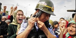 Пекин начал сворачивать репрессии против уйгуров в Синьцзяне