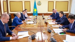 Алихан Смаилов встретился с правительственной делегацией Башкортостана в Астане