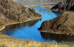 Казахстан слишком много «берет» от своих рек