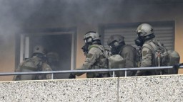 В Германии при взрыве в высотном доме пострадали пожарные и полицейские