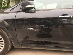 Злоумышленник поцарапал чужую машину ключом в Акмолинской области