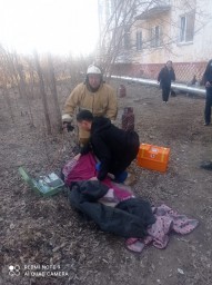 Еще одна спасенная жизнь –  в Кокшетау из пожара спасли 76-летнюю пенсионерку