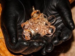 В Акмолинской области грабители украли ювелирные изделия на 2 млн тенге