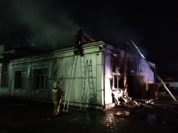 Из-за разлитого на плите масла произошел пожар на железнодорожном вокзале Макинска