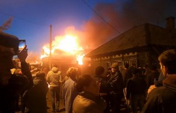 В Иркутске на двухэтажный дом упал военный самолет