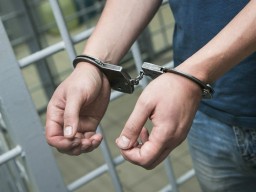 Трех разыскиваемых уголовных преступников задержали в Акмолинской области Трех разыскиваемых уголовных преступников задержали в Акмолинской области
