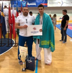 Акмолинский каратист завоевал "серебро" в Болгарии