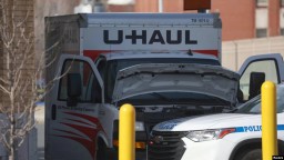 Восемь пешеходов пострадали в результате наезда грузовика в Нью-Йорке