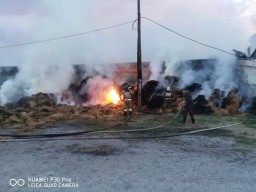 Из-за детской шалости с огнем сгорели 50 тюков соломы в Акмолинской области