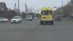 ​Как водители уступают дорогу машинам скорой помощи, проверили полицейские в Кокшетау