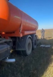 Водителя ассенизатора оштрафовали за слив грязных вод в поле в Акмолинской области