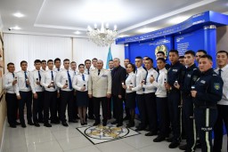 Начальник ДП Акмолинской области вручил офицерские погоны 25 полицейским