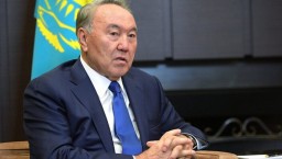 «Посвятил себя служению народу»: Назарбаев написал о 30-летии Независимости