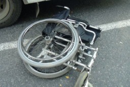 Пенсионера на инвалидной коляске сбила скорая помощь в селе Акмол: от травм мужчина скончался