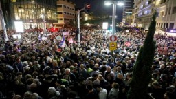 Полиция разогнала сотни протестующих у здания правительства в Тель-Авиве
