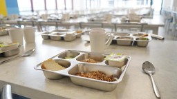 В казахстанских школах усиливают контроль за качеством питания