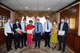 В честь Дня семьи главный полицейский поздравил родителей сотрудников и молодые семьи