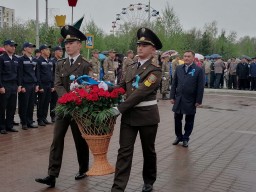 Церемония возложения цветов к памятникам Героев СССР прошла 9 Мая в Кокшетау