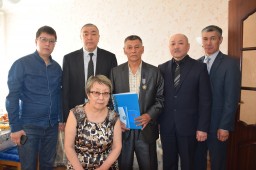Полковник в отставке из Кокшетау удостоен звания  «Почетный ветеран МВД РК»