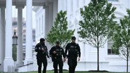 Секретная служба США застрелила человека, открывшего стрельбу у Белого Дома Секретная служба США застрелила человека, открывшего стрельбу у Белого Дома