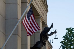 В США захотели ввести уголовную ответственность за дезинформацию о выборах