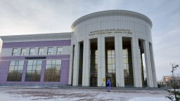 Коллектив каздрамтеатра выступил против увольнения руководителя