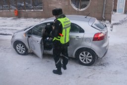 Попался: житель Кокшетау задержан за езду по городу на авто с поддельными номерами и техпаспортом