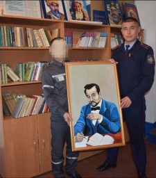 Осужденный акмолинской колонии сделал подарок районной  вечерней школе ко Дню Республики Казахстан