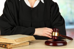 Судебная практика: оплата сверхурочной работы и другие случаи, когда работодатель должен доплатить