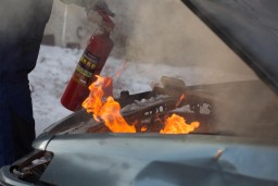 Автомобиль загорелся возле заправки в Акмолинской области