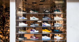 Казахстан входит в десятку стран с самыми дорогими брендовыми кроссовками