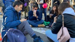 Протесты после выборов в Сербии: обвиняющие власть в подтасовках студенты блокируют улицы в Белграде