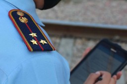 Житель Акмолинской области едва не попал под поезд