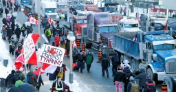 Хаос в Оттаве. Дальнобойщики устроили протест против обязательной вакцинации