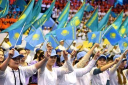 Казахстану нужна сильная и уверенная в себе молодежь - Азат Перуашев