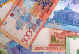 Объем денежных переводов из России в Казахстан сократился на четверть