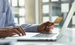 Кредит на 4 млн тенге оформил аферист на жительницу Акмолинской области