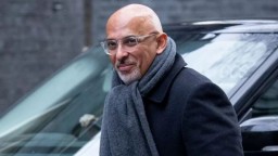 Британский премьер уволил председателя Консервативной партии Захави за скандал с налогами