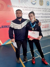 Акмолинская спортсменка стала чемпионкой Казахстана по пауэрлифтингу
