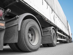 Более 800 литров топлива похитили из грузовика в Акмолинской области
