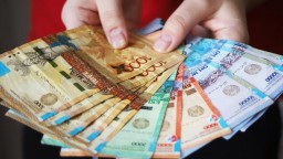 В Кокшетау мужчины, угрожая расправой, ограбили местного жителя