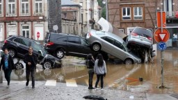 Европа тонет: на Германию и Бельгию обрушилось сильнейшее наводнение
